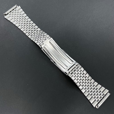 Vintage Seiko James Bond 20 MM St, Steel Japan Made Men's Watch