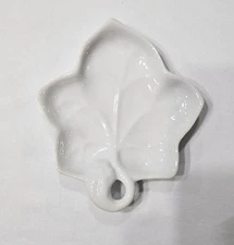 Vintage Lillian Vernon White Leaf Porcelain Trinket/Candy Dish