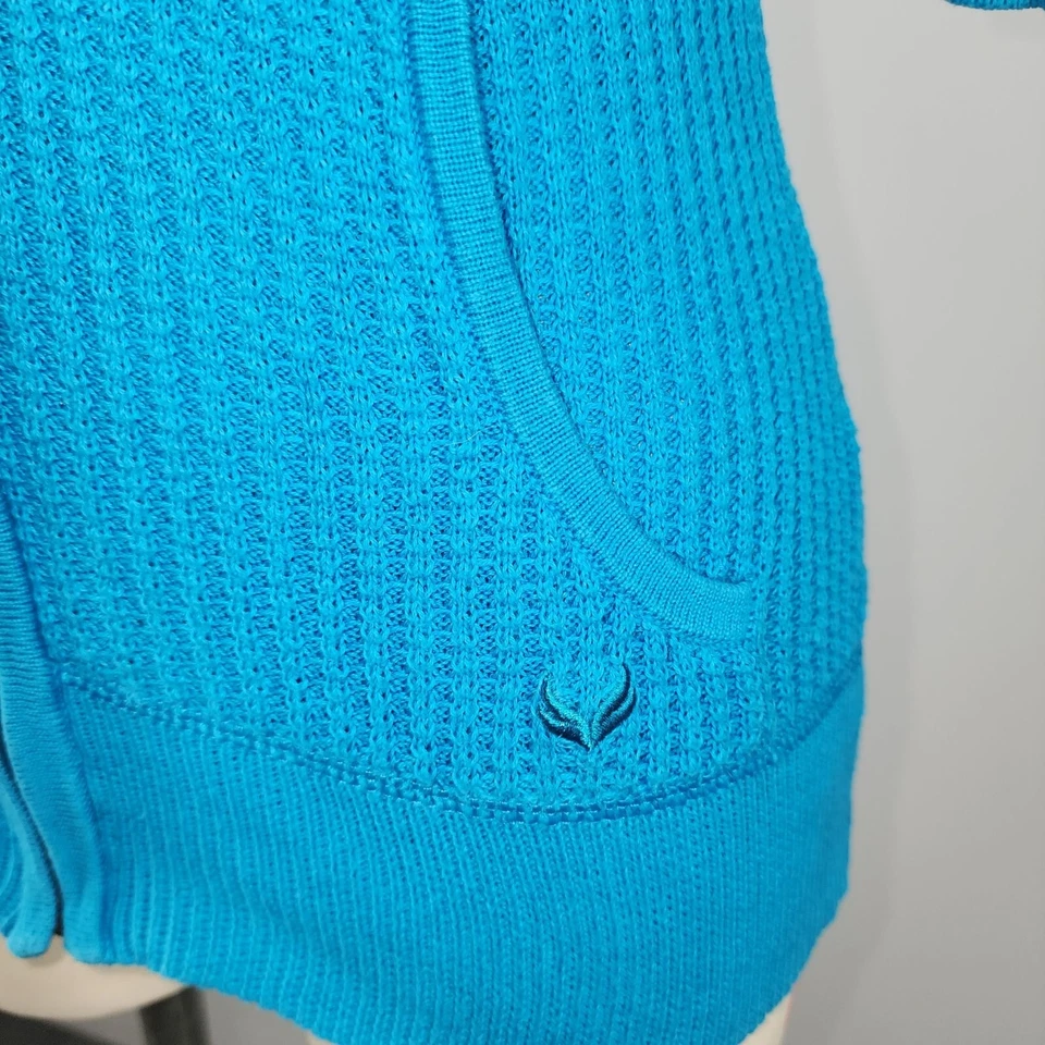 Moletom com capuz feminino Nollie 100% algodão XS azul brilhante comprimento cotovelo - Imagem 3 de 4