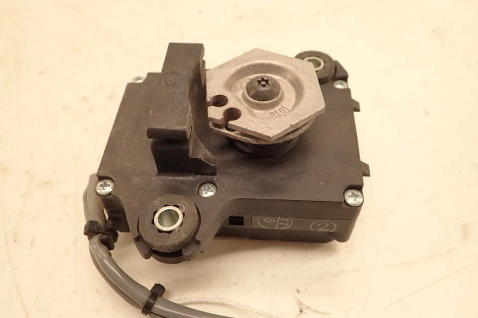 13 14 15 16 Kawasaki Z800 ZR800 800 exhaust valve servo Foto 2 de 4