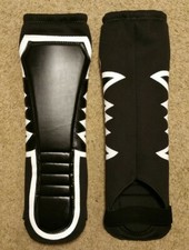 KICKPADS Lowki Style Wrestling Gear Black with White Outline - TRUNKS TIGHTS NEW