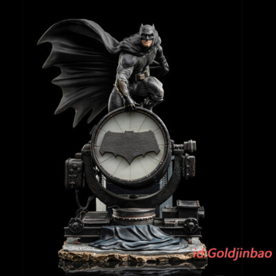 Iron Studios 1/10 Scale Batman Model polystone Statue In Stock In Box Led Light