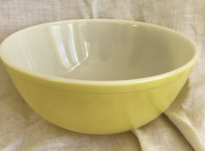 Vintage Pyrex Large 4 QT Primary Yellow Mixing Nesting Bowl Model  #404