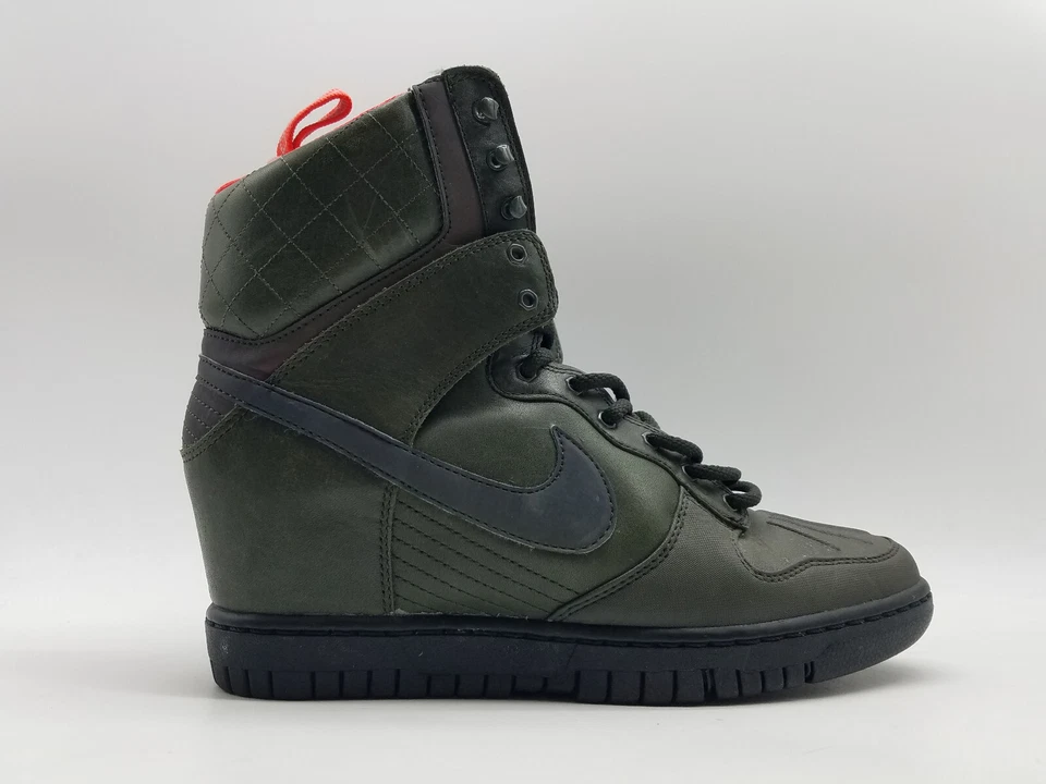 Nike Dunk Sky Hi 2.0 H2O Repel Hidden Wedge Heel Women's Size 10 Sneaker Boot - Image 2 of 4
