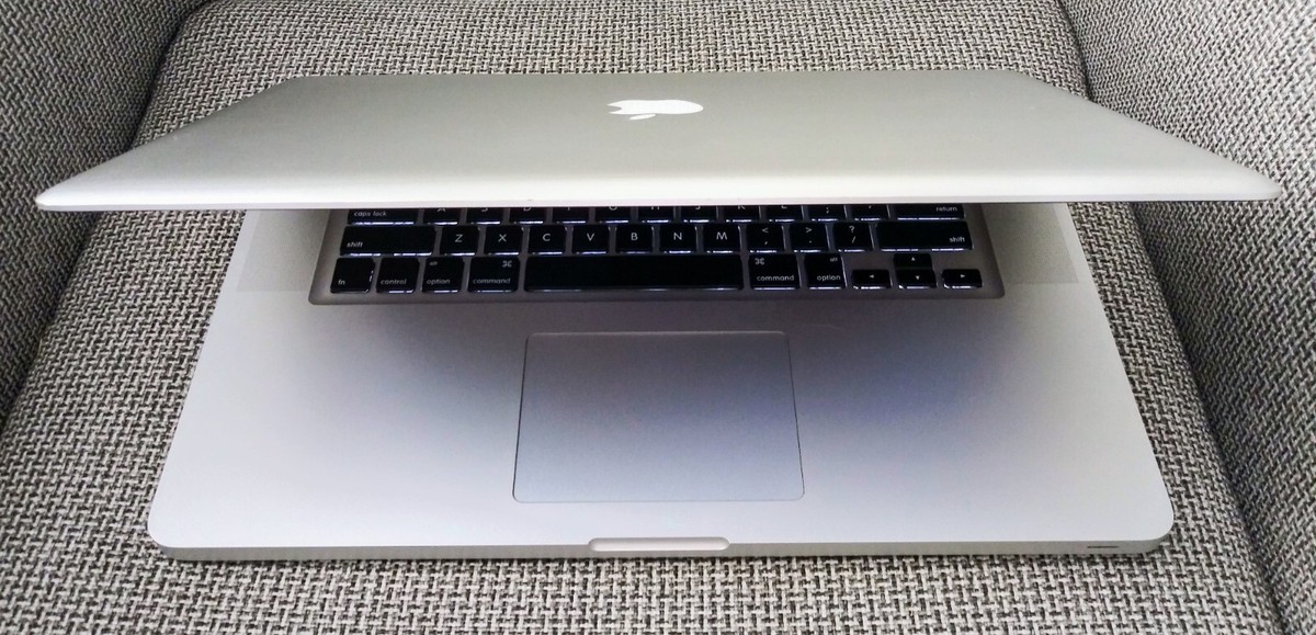 MacBook Pro 15.2インチCore i7 Amazon.com: Apple MacBook Pro 15