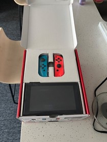 Nintendo Switch - Neon Red/Neon Blue