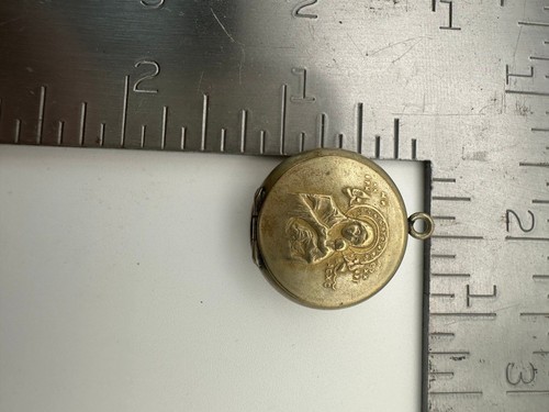 Antique brass religious locket Pendant - Picture 5 of 5