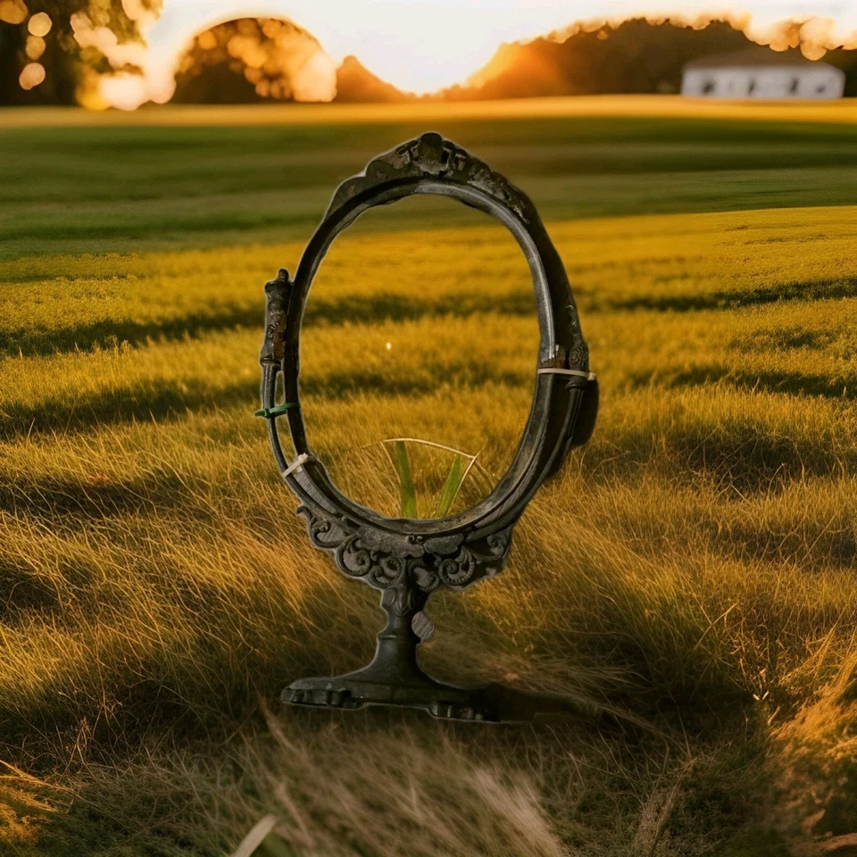RARE VINTAGE MIRROR BRASS ORNATE ART DESK DECOR EXQUISITE BAROQUE ITALIAN STYLE  - Image 2 of 4