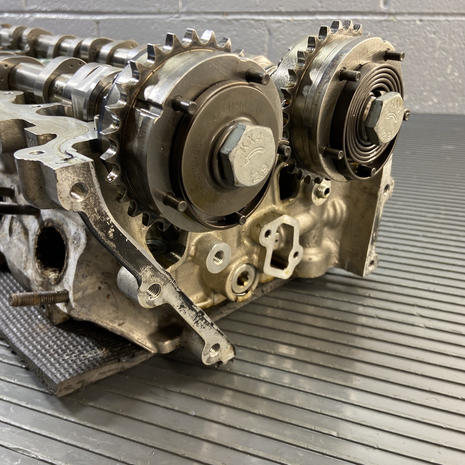 2018-2020 Ferrari Portofino F164 3.8L Left Engine Head 10k Miles OEM *NOTE*