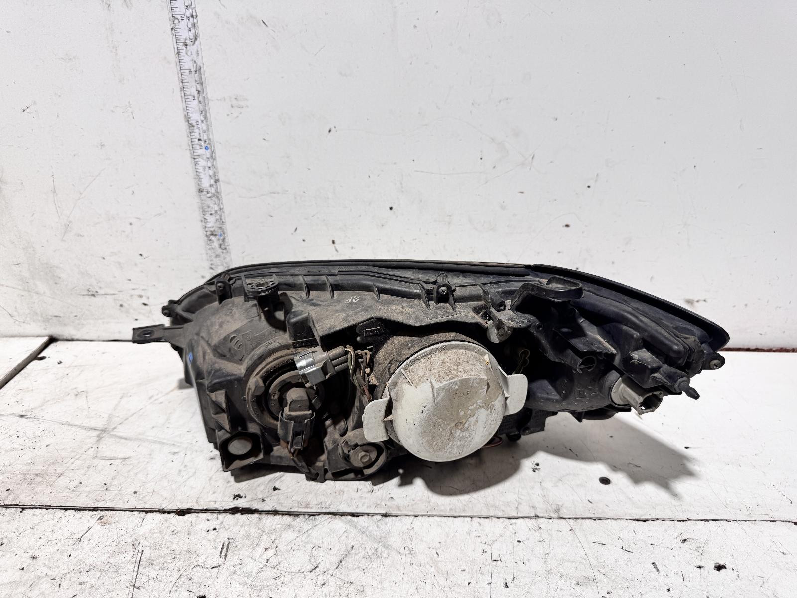 Subaru Liberty Right Head Light B4 08/2003-05/2005 - thumbnail 3