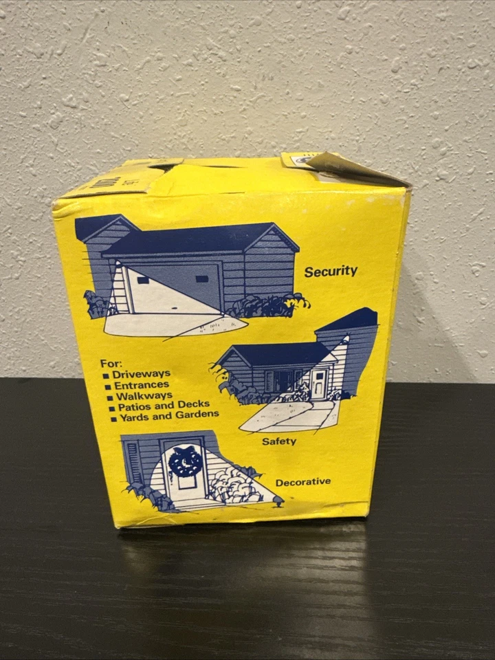 GE -flood Light standard Crispier, Whiter Light - 100w - Image 4 of 4