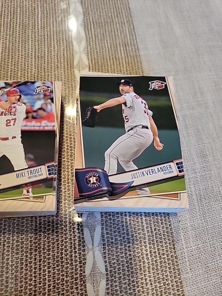 2019 Topps of the Class Complete Set 1-100 RARE  - Image 4 of 4