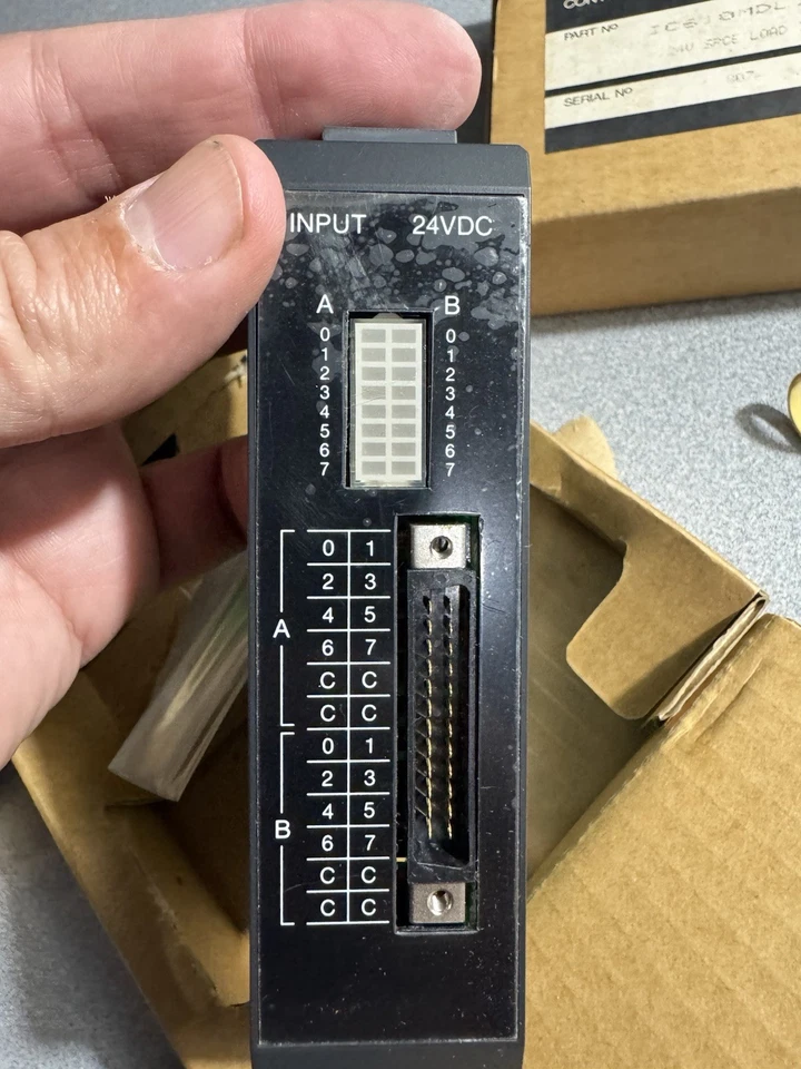 GE Fanuc IC610MDL106A 24VDC Input Module w/ LED Indicators – 16 Circuits – - Image 2 of 3