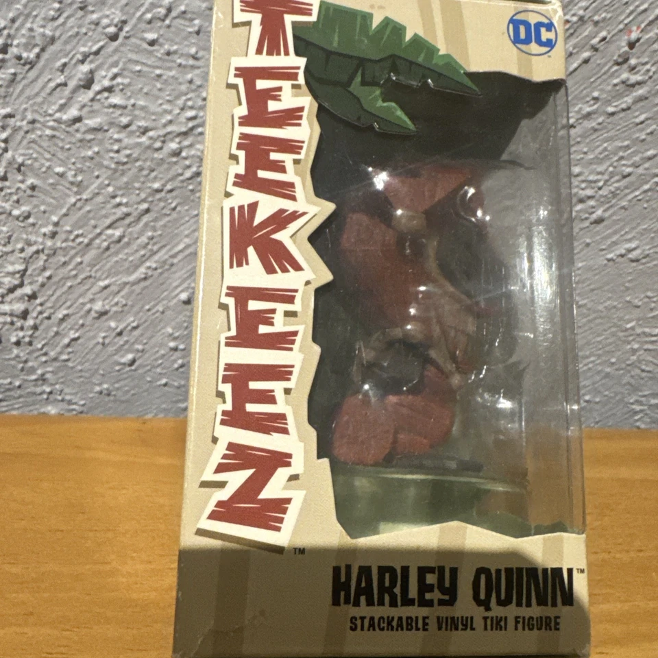 Teekeez Cryptozoic DC Comics Harley Quinn 2.5" Stackable Vinyl Figure - Image 3 of 4