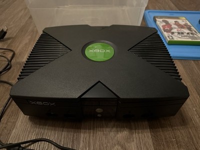 Microsoft Xbox Classic Konsole mit 2 Controllern, Schwarz, 2 Original Spiele
