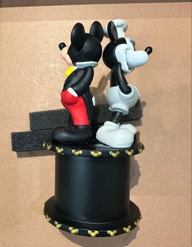 Figurine Mickey Disney 70th Anniversary édition limitée 1818/3000 de collection - Photo 4/4