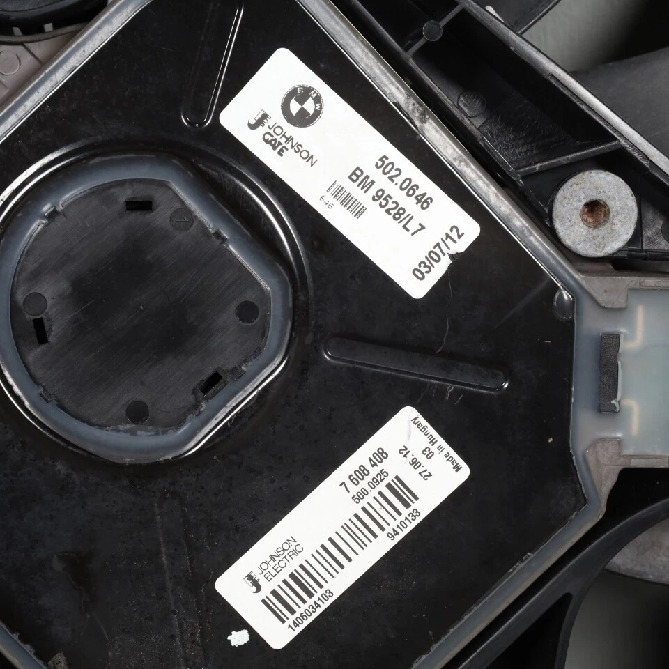 BMW 328i 335i 428i 435i Radiator Cooling Fan With Shroud 17428641964 OEM Used Foto 3 de 4