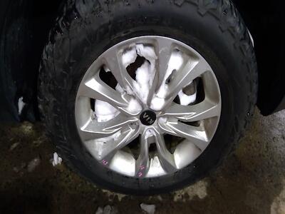 Used Wheel fits: 2020 Kia Telluride 18x7-1/2 alloy 5 spoke split spoke silver Gr