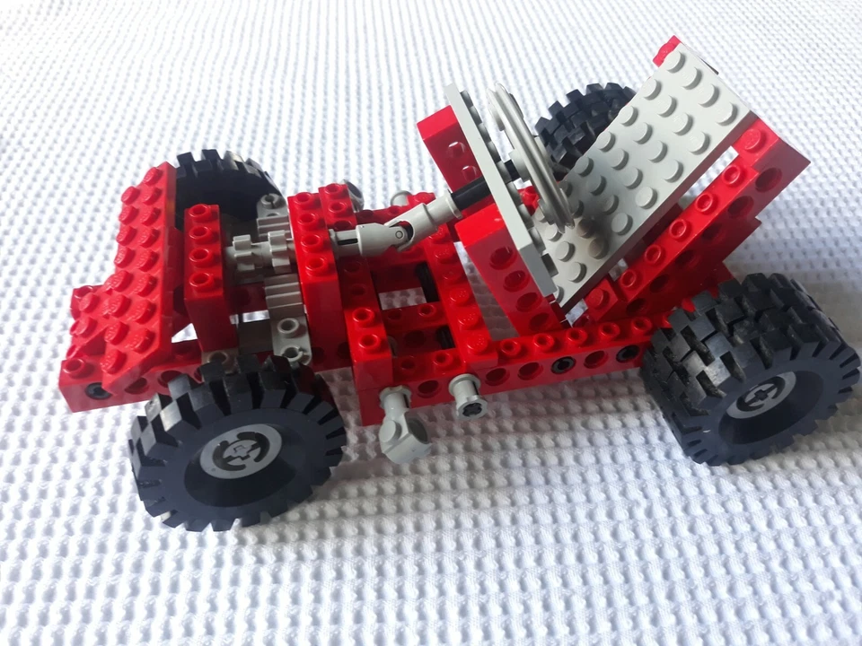 LEGO Technic 8030 Universal Building Set, foto 1 di 5