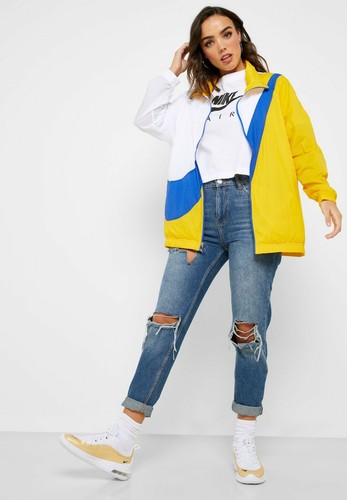 Nike Womens Sportswear Swoosh 