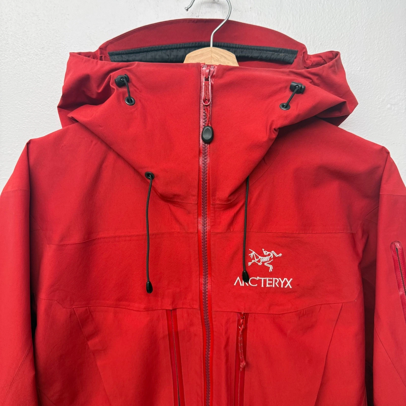 Arc'teryx Alpha SV Bordeaux Red Rain Ski Waterproof Jacket Men’s Size Small - product detail image 5