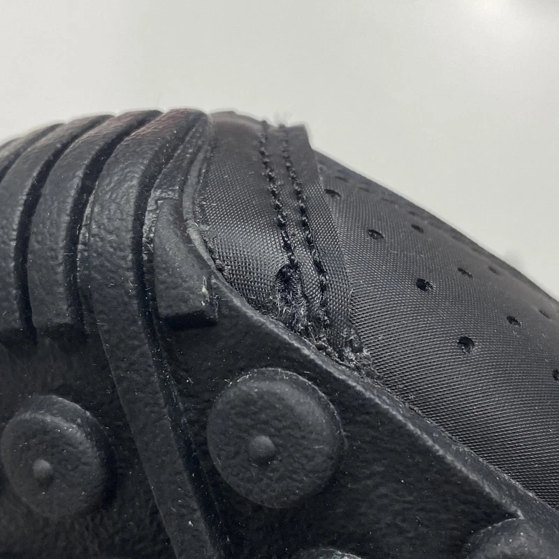 (W) Tenis para mujer Nike Shox R4 negros Foto 2 de 4