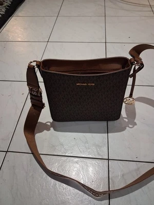 sac mickael kors - Photo 1/4