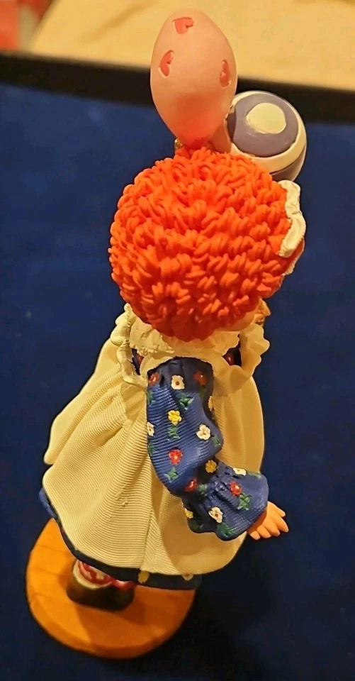 Figura Madame Alexander Vintage Mop Top Wendy Raggedy Ann sosteniendo globos Foto 3 de 4
