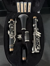 Jean Baptiste JBCL484 Beginner Clarinet + 30 New Rico Reeds (2.5 and 3)