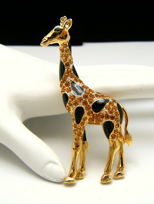 giraffe brooch