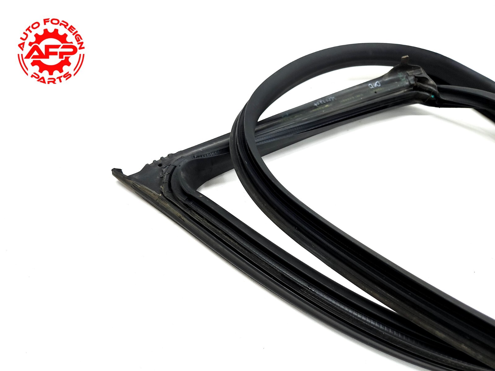 ⭐ 14-20 Maserati Ghibli Quatt Front Left Door Body Weatherstrip Gasket Seal Oem