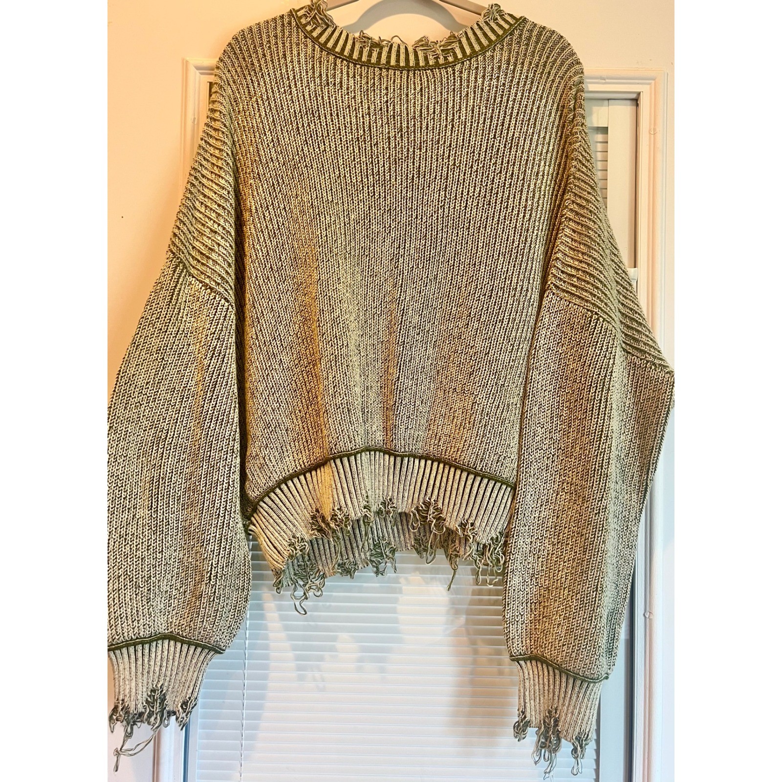 POL Women Distressed Pullover Sweater Shredded Knit Slouchy Women's Size Medium