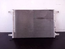 5Q0816411AR AIR CONDITIONING CONDENSER / RADIATOR CONDENSER / P2-B5-4 / 2543547