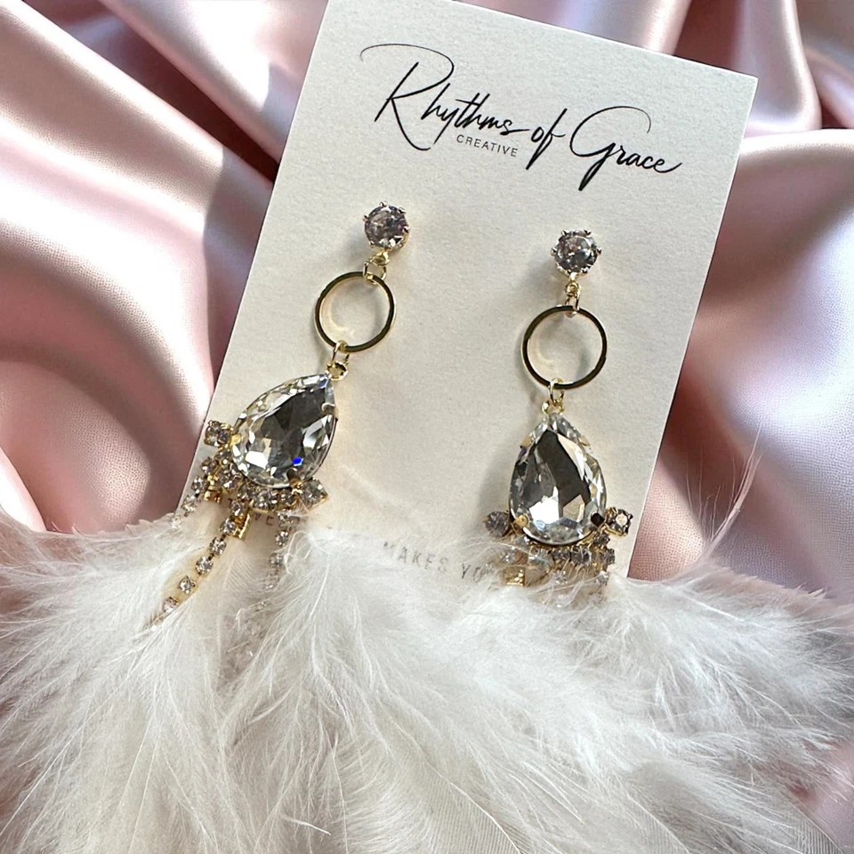 Pendientes de plumas blancas de ensueño - diamantes de imitación cuelgan para reinas boho I joyas nuevas con etiquetas Foto 2 de 4