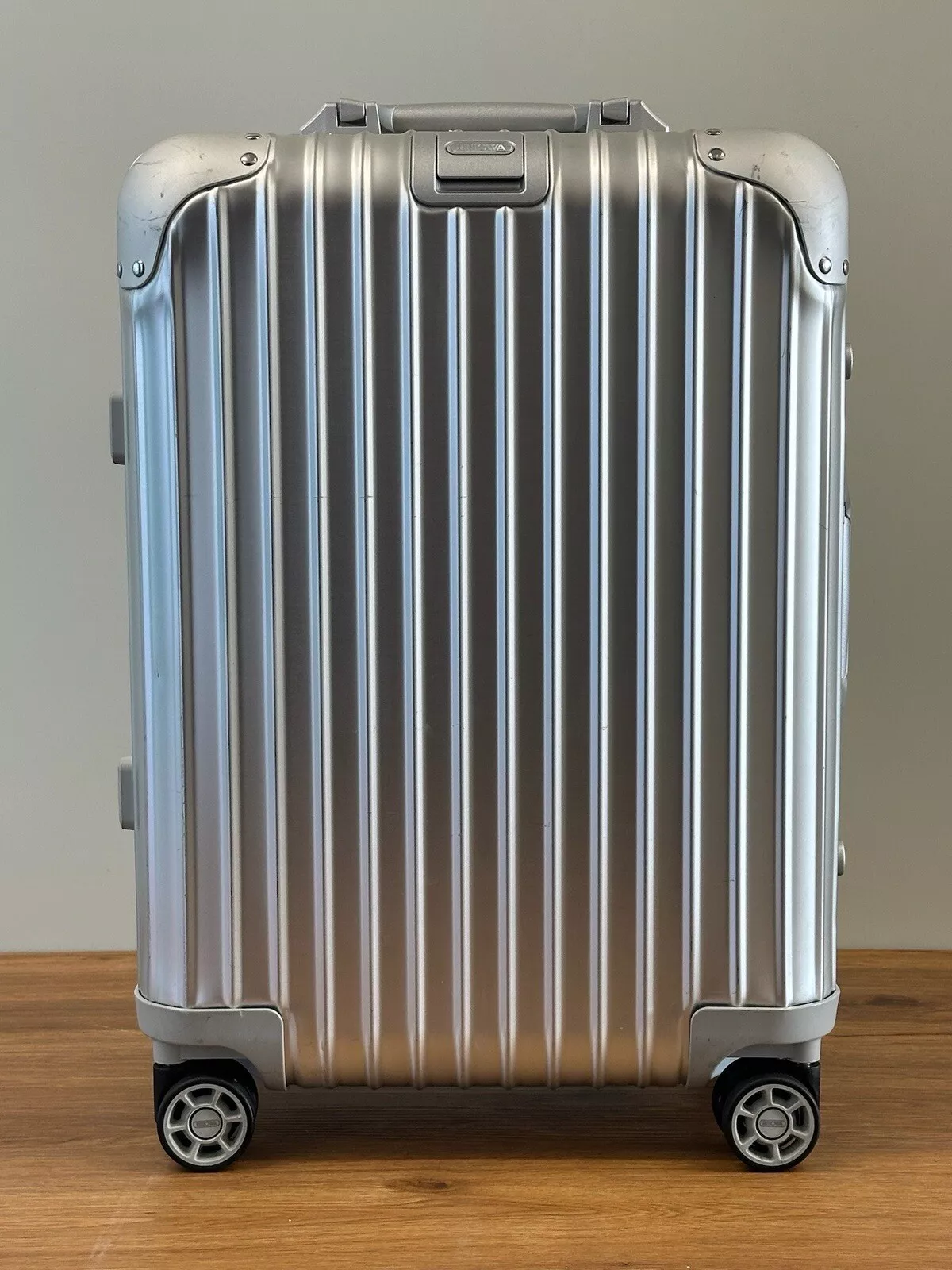 Rimowa Topas Cabin S 32L Titanium Gold 4-wheels Carry Case