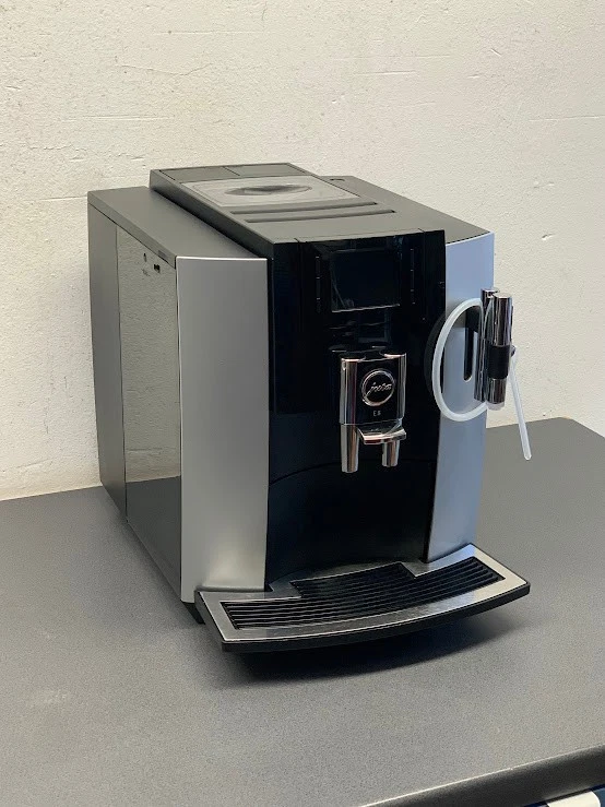 Jura E8 Kaffeevollautomat Espressomaschine generalüberholt 12M Gewährleistung - Bild 3 von 4