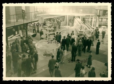 Hannover 1950er - Deutsche Industrie Messe - Foyer mit Brunnen - Foto 10x7cm
