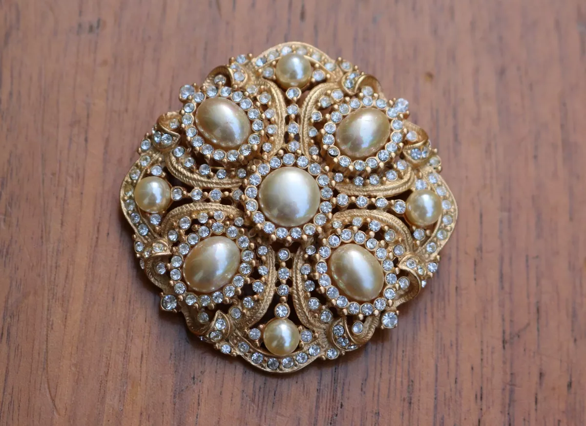 Vintage Carolee Faux Pearl Clear Rhinestone Gold Tone Pin Brooch