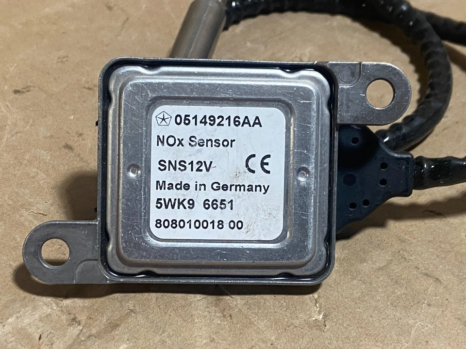 Sensor de oxigênio Mopar 05149216AA -- 2011-2012 motor Ram 3500 6.7L -- fabricante de equipamento original sem caixa - Imagem 3 de 4