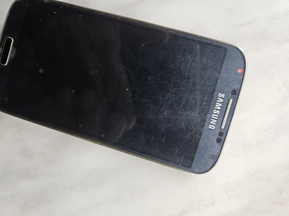 Samsung Galaxy S4 GT-I9515 16GB Nero – Funzionante con scatola. - Immagine 2 di 4