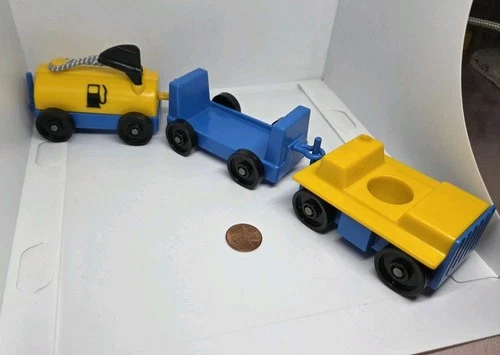 Vtg Fisher Price little people blue/yellow airport tram: lead car, luggage, fuel