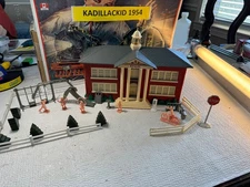 🚂 O SCALE- K-LINE BUILT SCHOOL - MORE💥 L1478