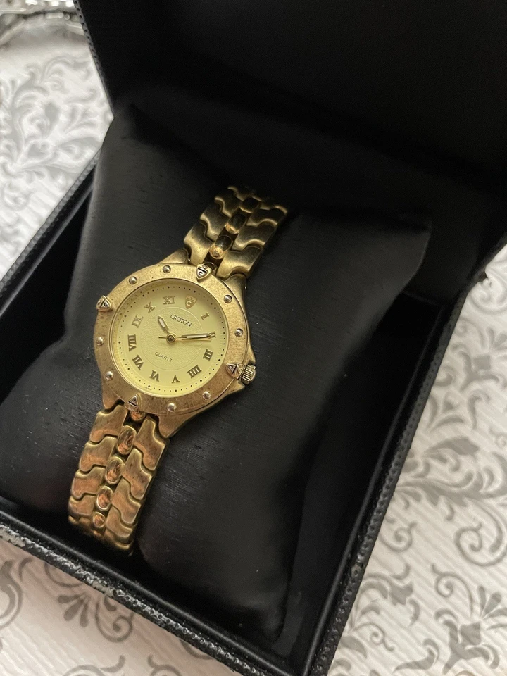 Reloj Croton Aquamatic para mujer chapado en oro 23K, cuarzo Japón $250 venta al por menor Foto 2 de 3