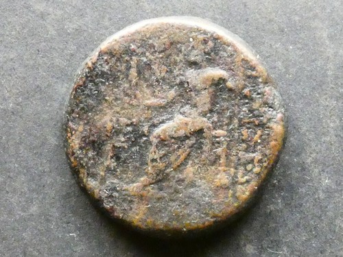 T24.22. Central Asia Minor, Cilicia, Tarsos, AE28, 2nd-1st Century BCE - Picture 2 of 2