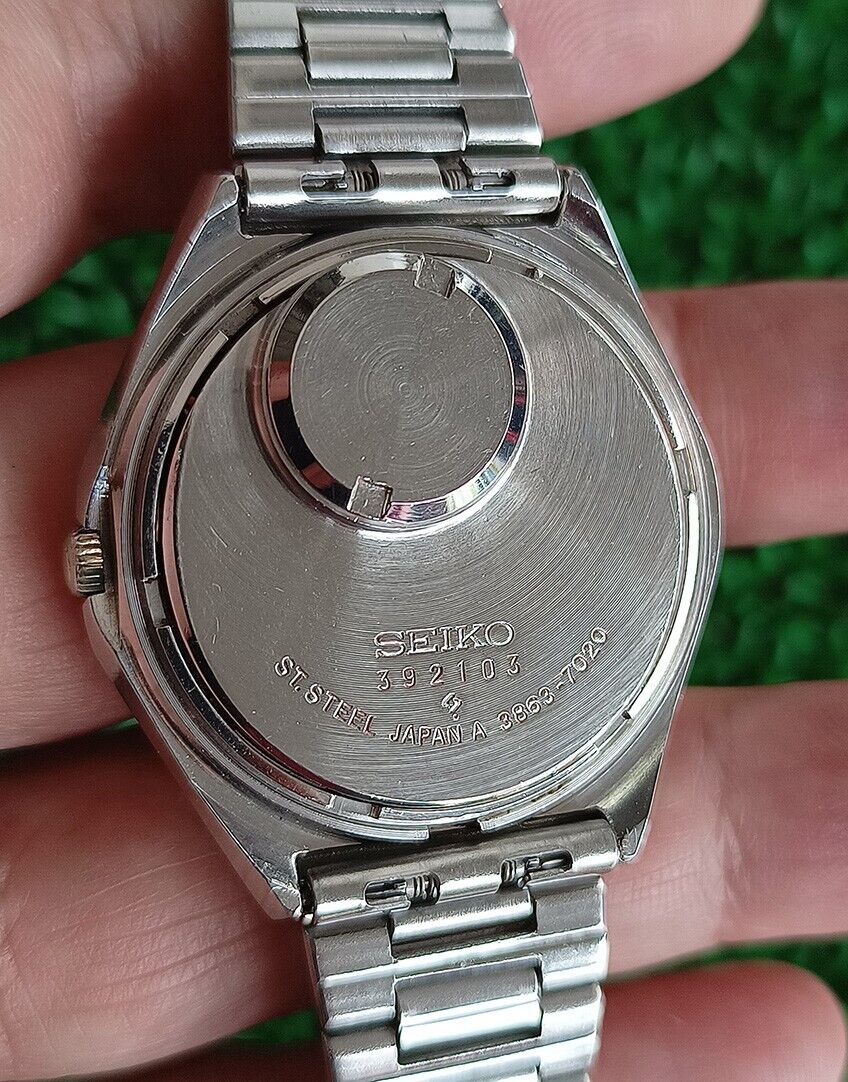 NICE VINTAGE SEIKO QUARTZ QR 3863-7020 BLUE DIAL WITH DAY NICE VINTAGE SEIKO QUARTZ QR 3863-7020 BLUE DIAL WITH DAY