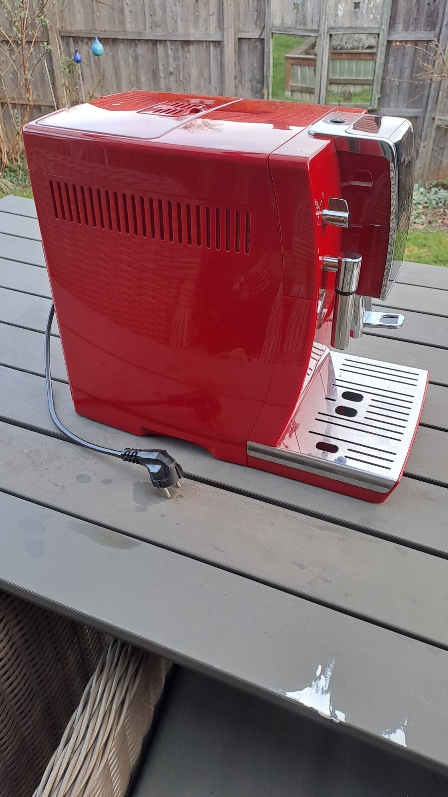 DeLonghi ECAM 358.15.R Dinamica, rot in OVP, Top Zustand