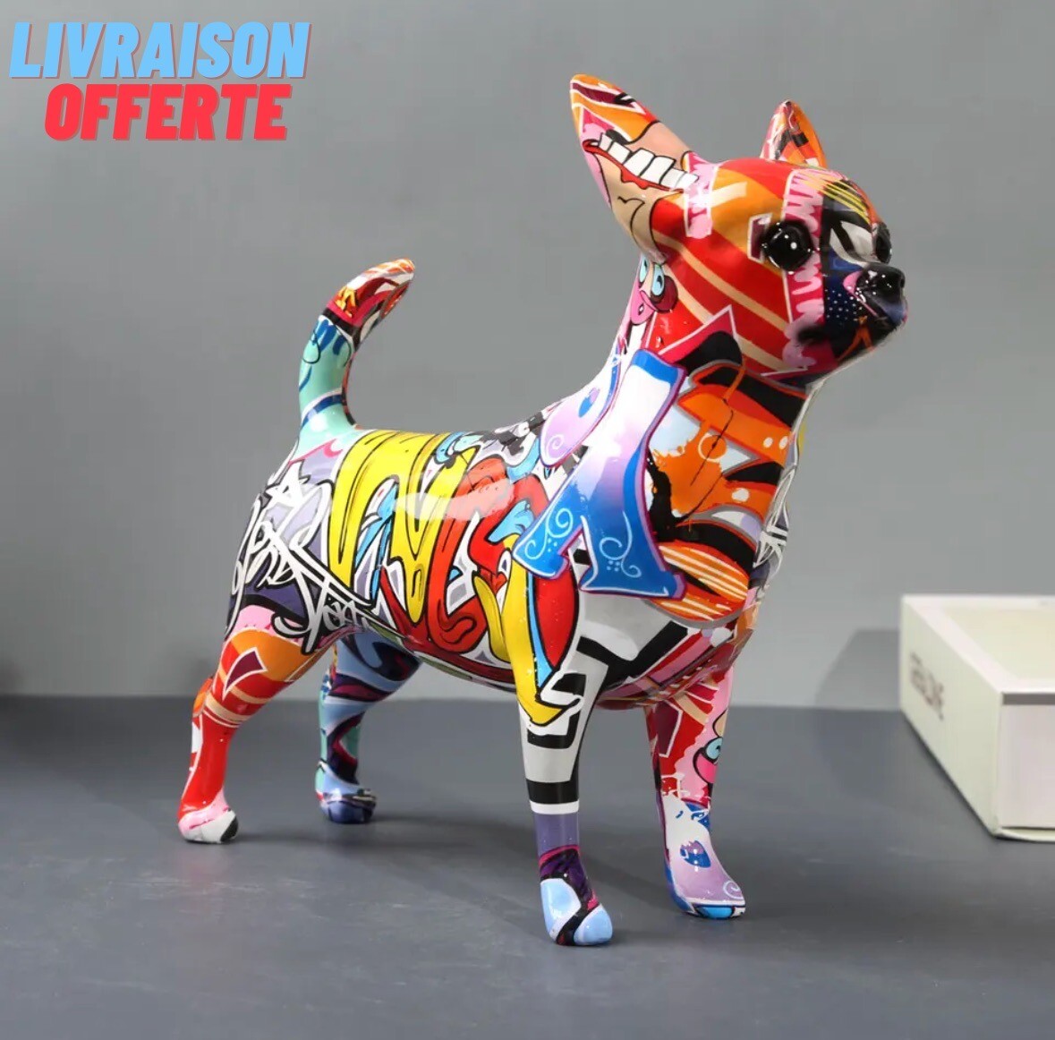 Statue de chihuahua graffiti en résine colorée : une touche de joie et de couleur chez vous