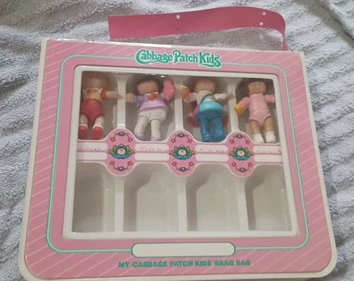 Vintage 1984 Cabbage Patch Kids Brag Bag With 4 Figures