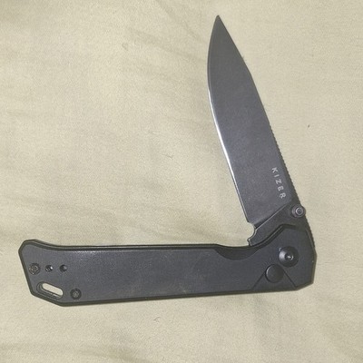 Kizer Azo Begleiter Pocketknife Manual Plain Drop Point Liner Lock Black Clip