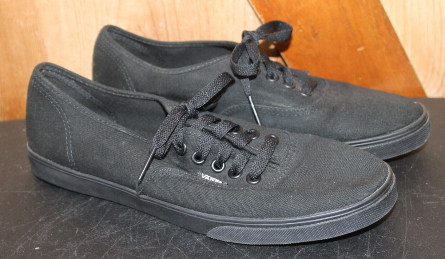VANS Board Shoes ~ Black ~ Men's 7.5 ~ Women's 9